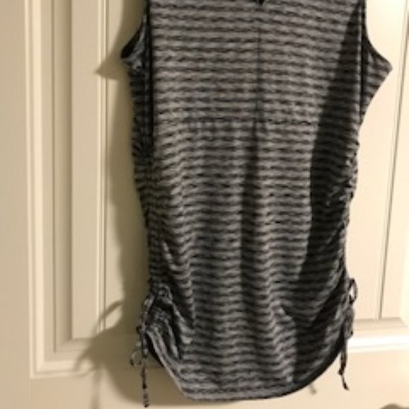 Coldwater Creek, Activewear Top; Sleeveless,  Grey-Black Striped, Size L/14 - Picture 2 of 7